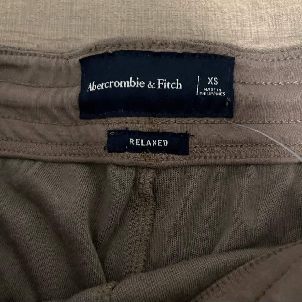 NWT Abercrombie and Fitch Relaxed Terry Cloth Shorts in Olive Green Size XS - Picture 6 of 6